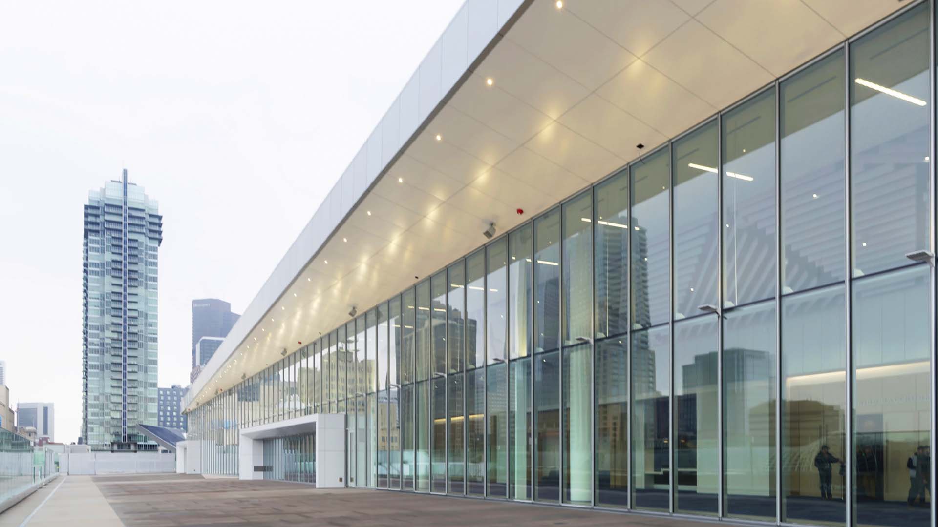 Horizon-Glass-Colorado-Convention-Center-outdoor-mezzanine-curtain-wall