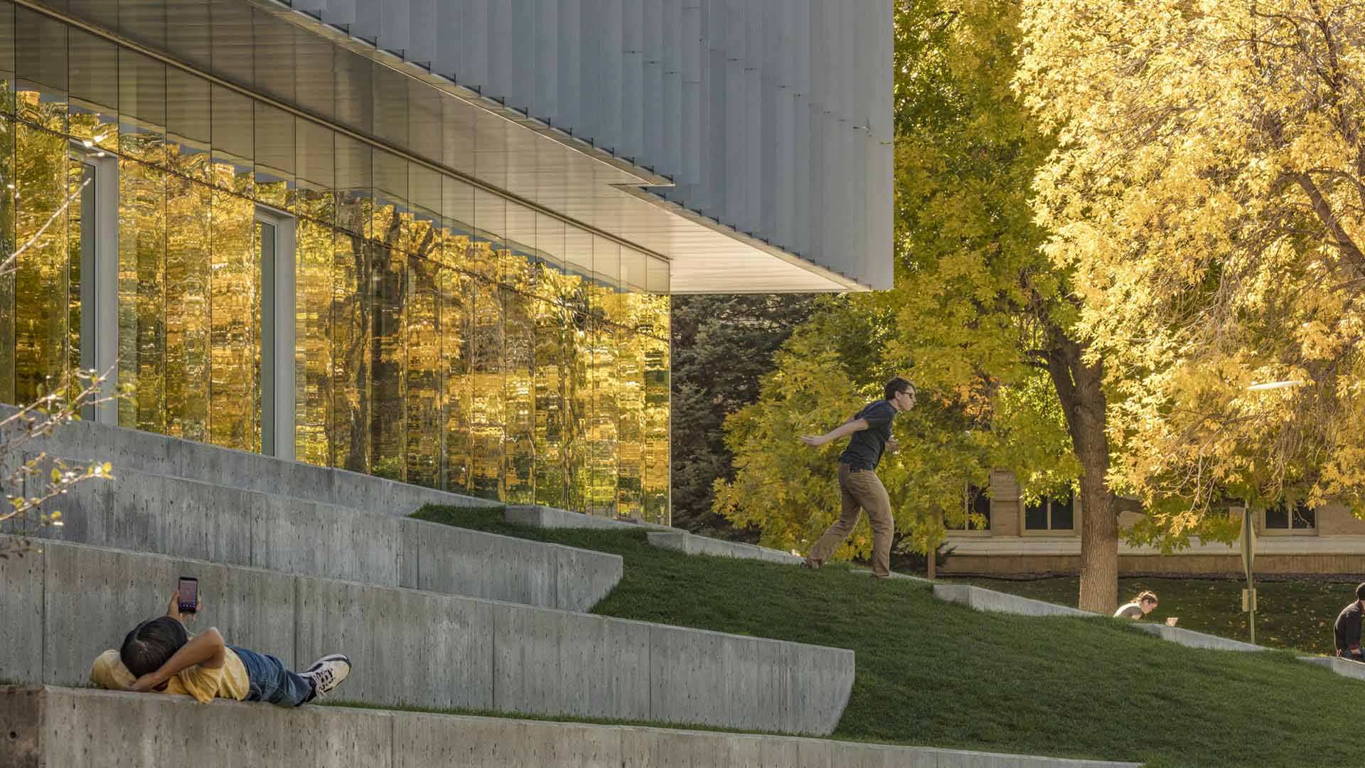 Horizon-Glass-Colorado-School-of-Mines-CoorsTek-Center-for-Applied-Science-and-Engineering-sunshade