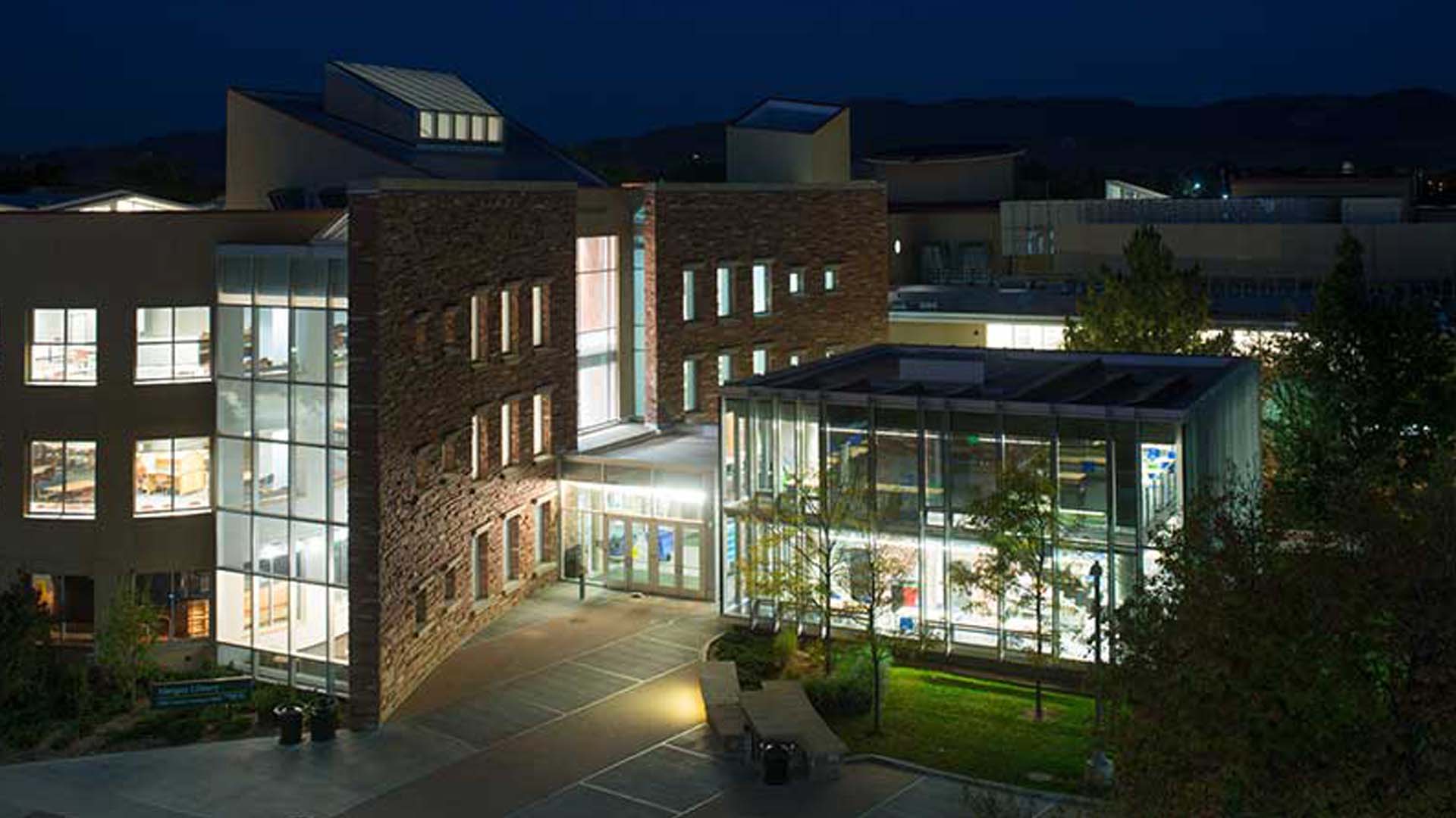 Horizon-Glass-Colorado-State-University-Morgan-Library-nightime-window-glazing