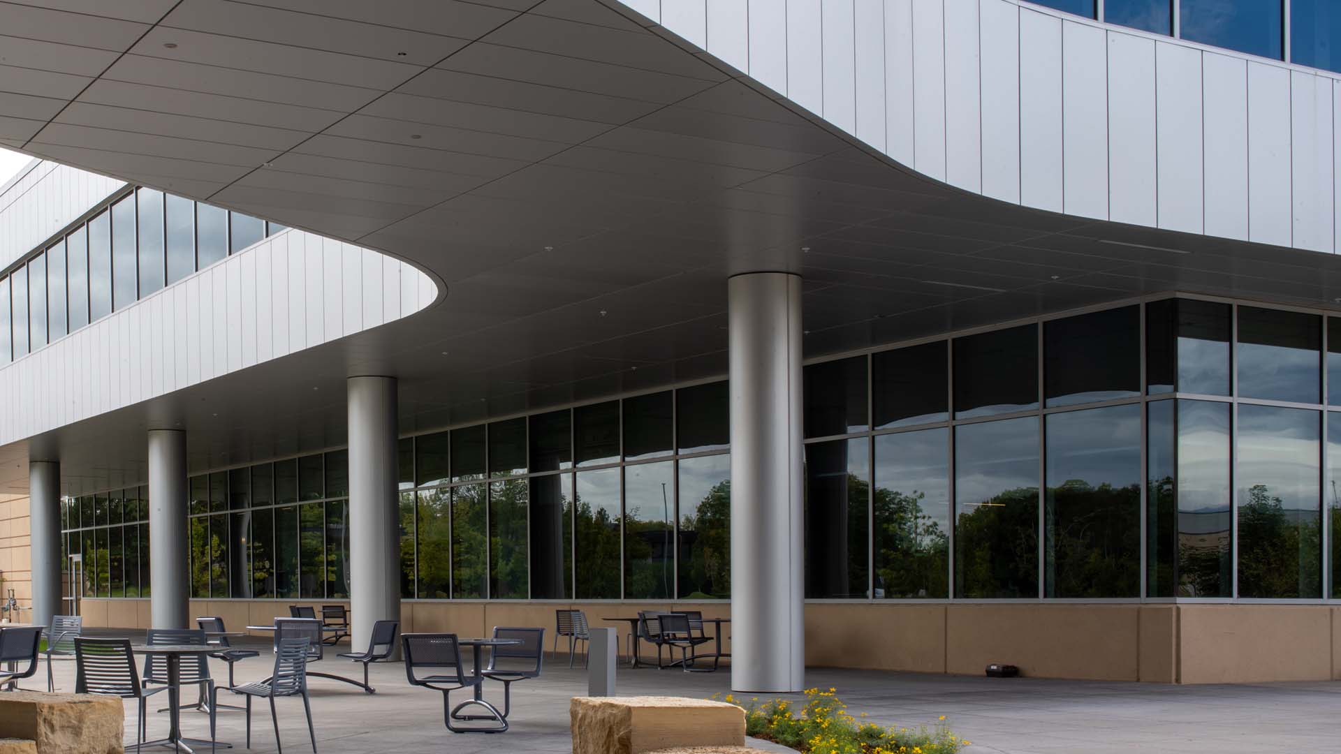 Horizon-Glass-Emerson-Micro-Motion-overhang-curtain-wall