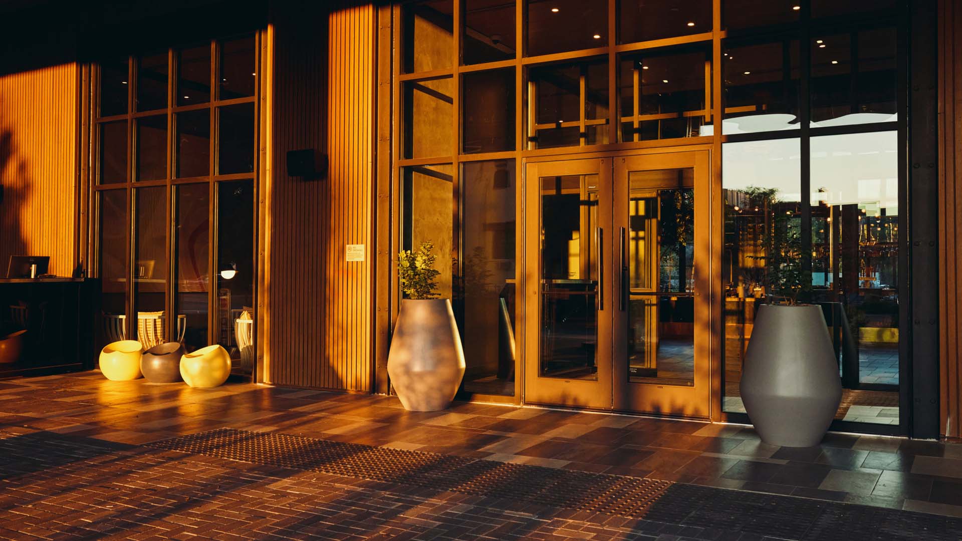 Horizon-Glass-Limelight-Hotel-Boulder-storefront