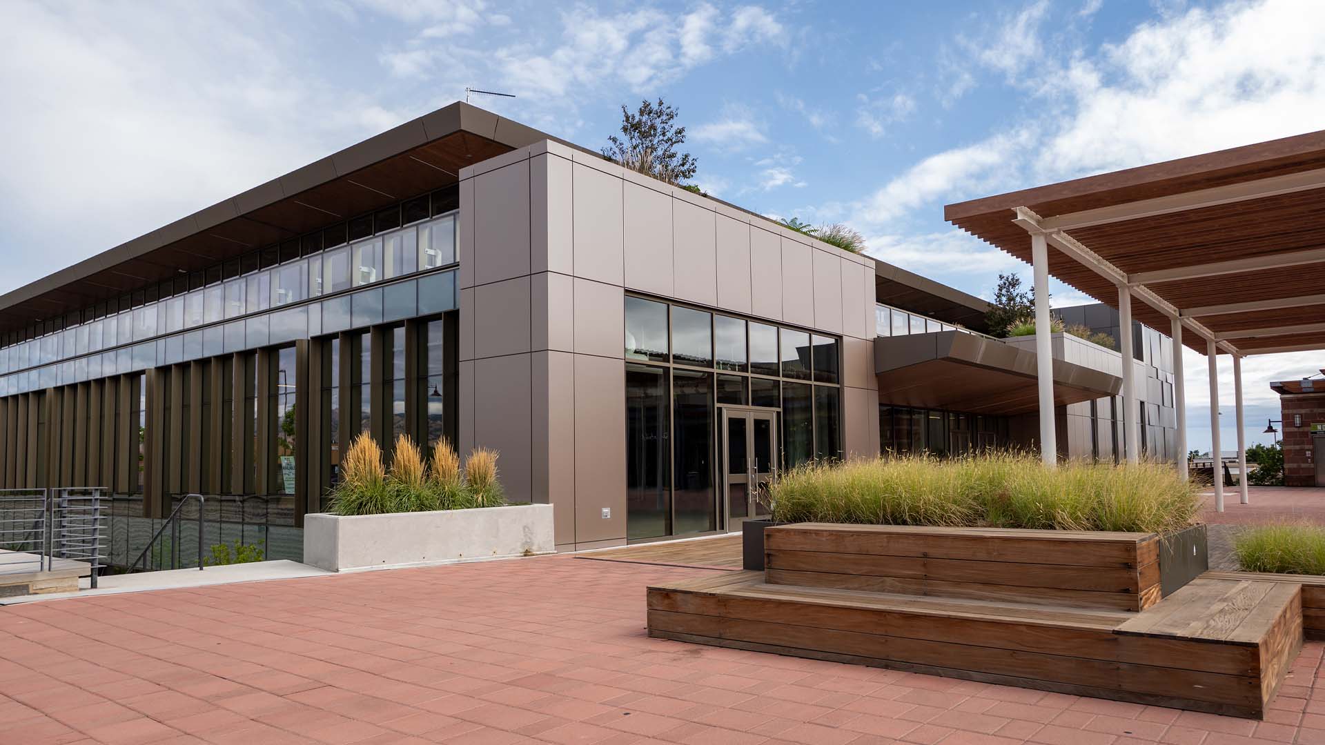 Horizon-Glass-Macys-Renovation-Boulder-intrance