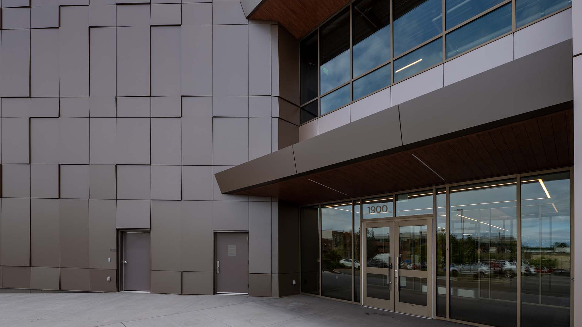 Horizon-Glass-Macys-Renovation-Boulder-storefront