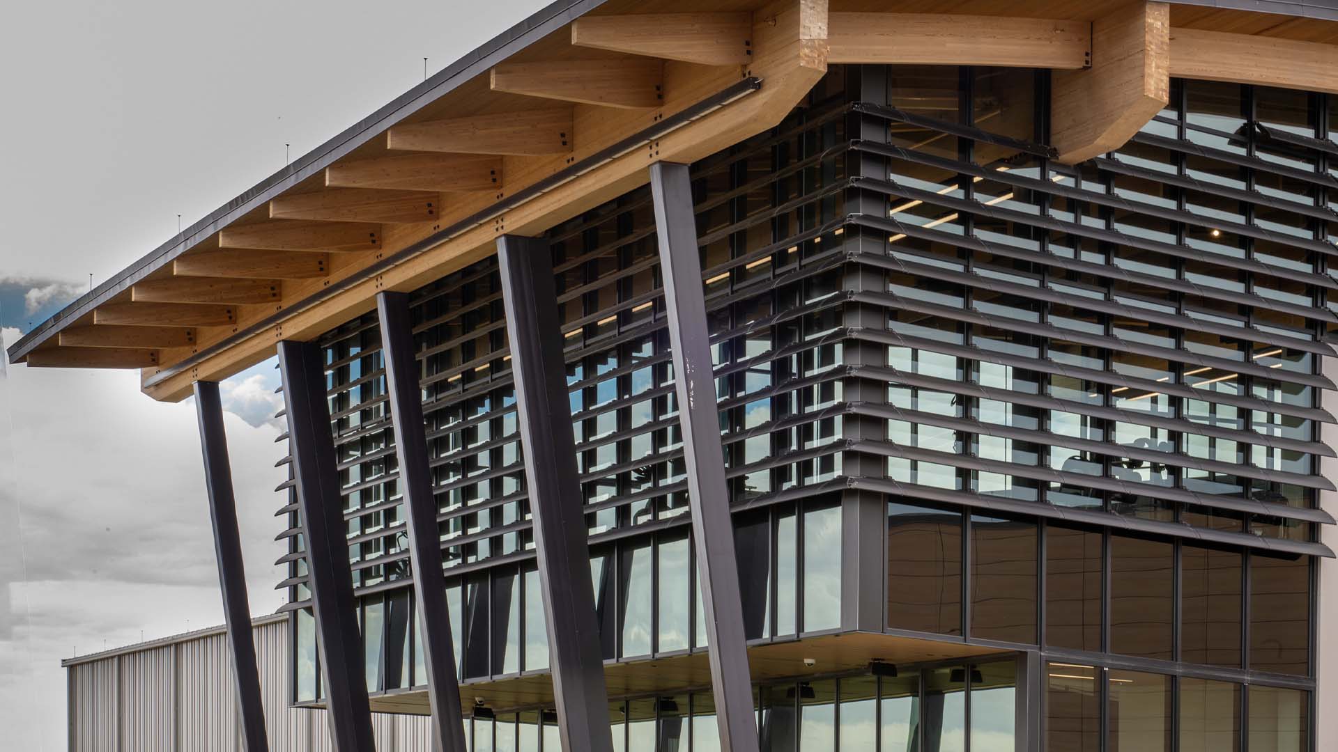 Horizon-Glass-Southeast-Aurora-Recreation-Center-and-Fieldhouse-sunshade