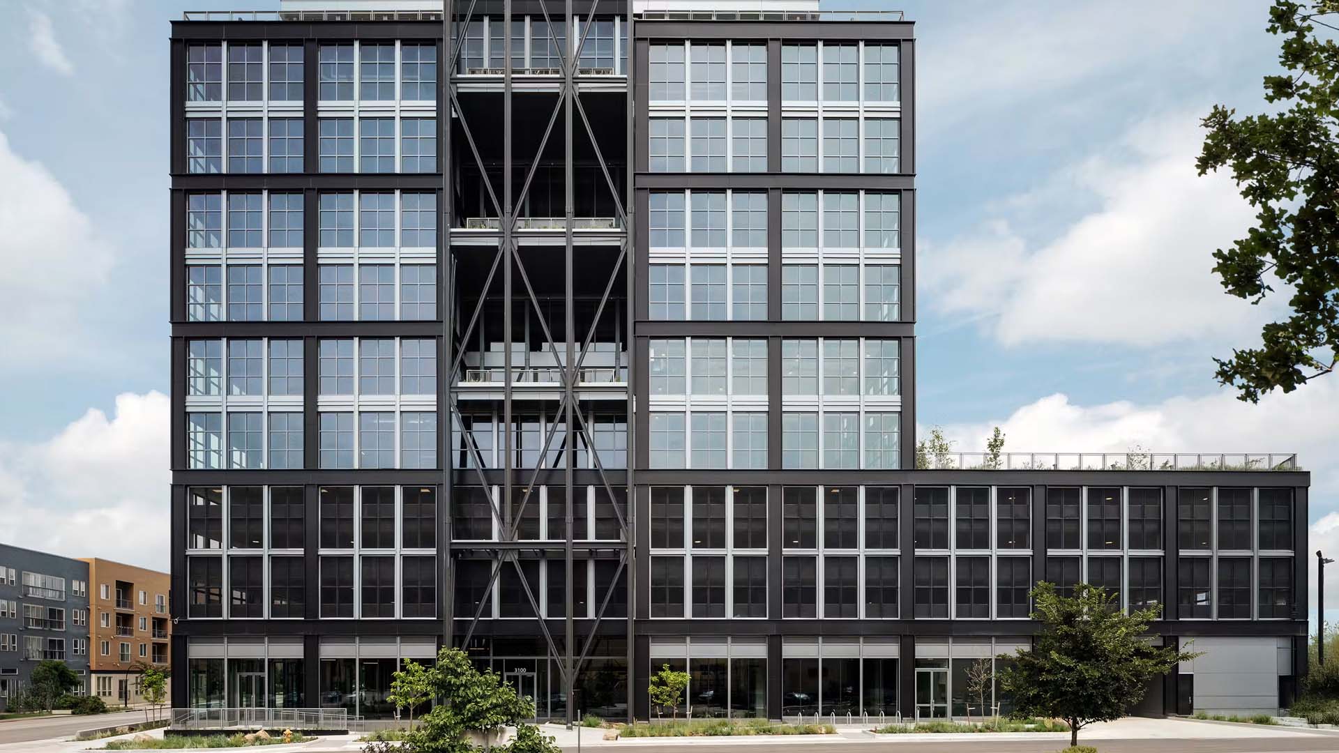 Horizon-Glass-Steel-House-31st-Brighton-Blvd-windows-facade
